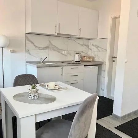 Central Apartments Home *